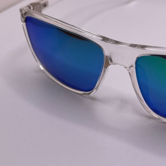 Translucent lenses with iridium mirrored lenses - Picture 5 of 13